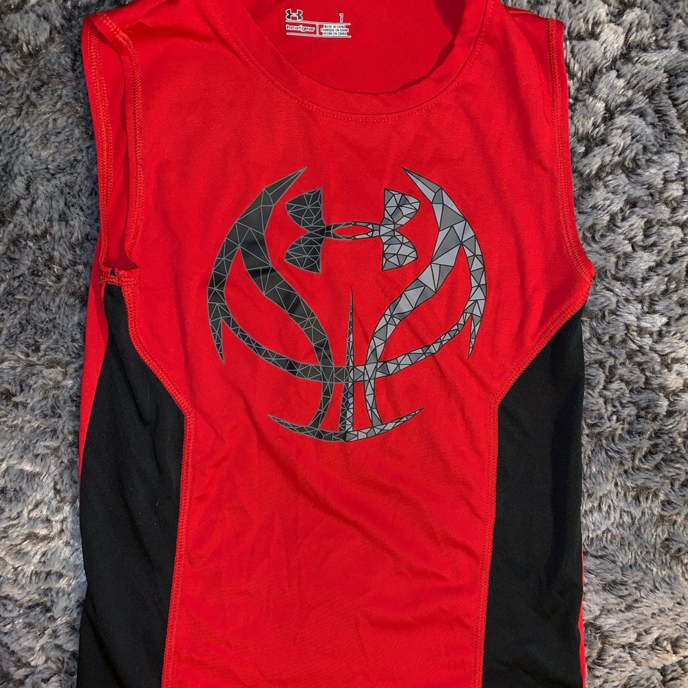 Boys under armour tank size 7